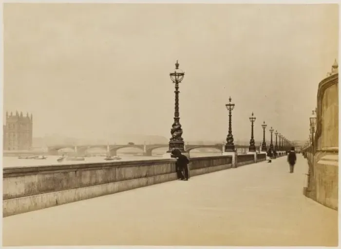 Framed Print : Thames / Embankment Framed Print : Thames / Embankment