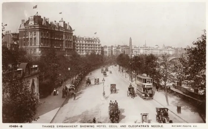 Framed Print : Thames Embankment Framed Print : Thames Embankment