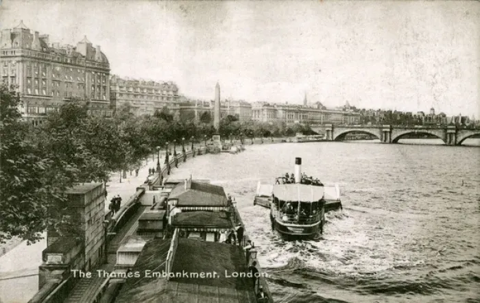 Framed Print : The Thames Embankment, London, London Framed Print : The Thames Embankment, London, London