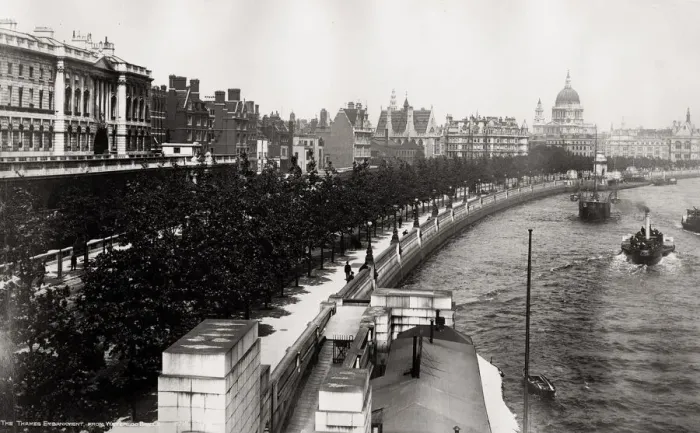 Framed Print : Thames Embankment from Waterloo bridge, London Framed Print : Thames Embankment from Waterloo bridge, London