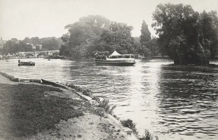 Framed Print : On the Thames at Richmond, London Framed Print : On the Thames at Richmond, London