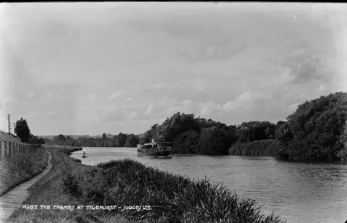 Framed Print : The Thames at Tilehurst Framed Print : The Thames at Tilehurst