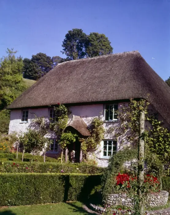 Framed Print : Thatched cottage at Cockington, Devon Framed Print : Thatched cottage at Cockington, Devon