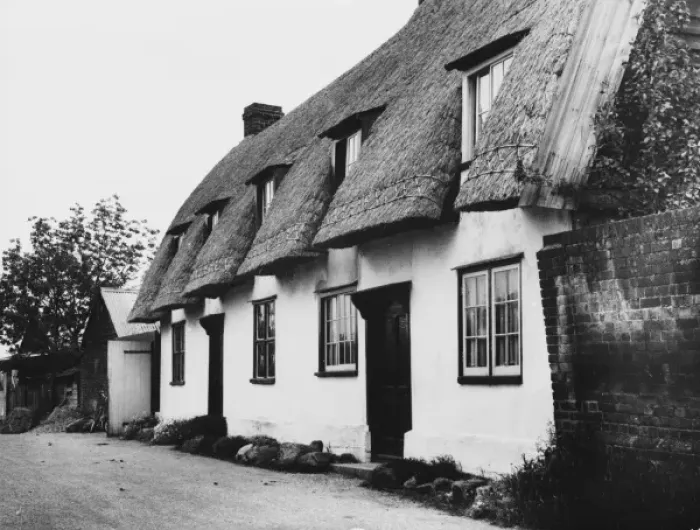 Framed Print : Thatched Cottages