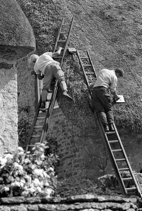 Framed Print : Thatching, East Coker, Somerset Framed Print : Thatching, East Coker, Somerset