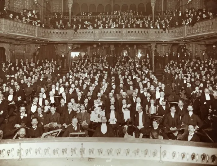 Framed Print : Theatre Audience in New York Framed Print : Theatre Audience in New York