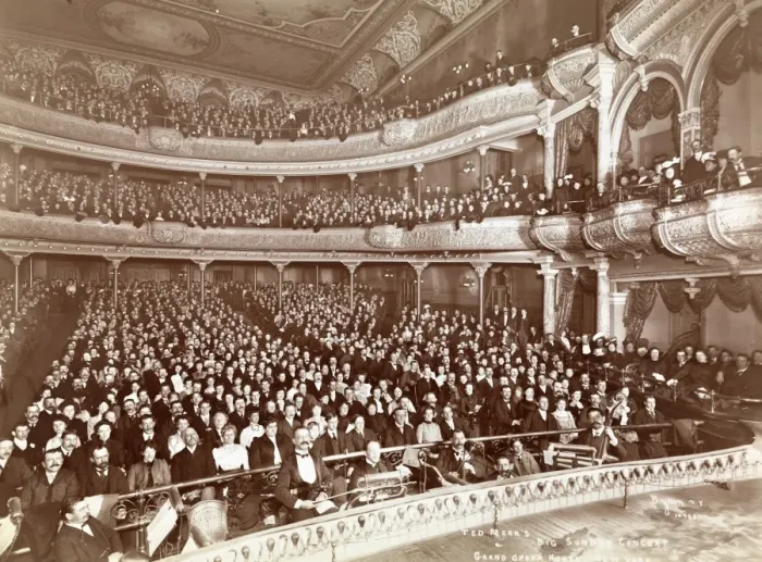 Framed Print : Theatre Audience in New York Framed Print : Theatre Audience in New York