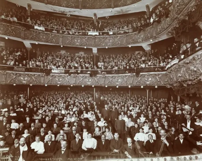 Framed Print : Theatre Audience in New York Framed Print : Theatre Audience in New York
