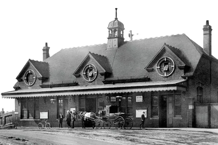 Framed Print : Thornton Heath Railway Station early 1900s Framed Print : Thornton Heath Railway Station early 1900s