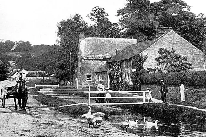Framed Print : Thornton Le Dale - Maltongate Framed Print : Thornton Le Dale - Maltongate
