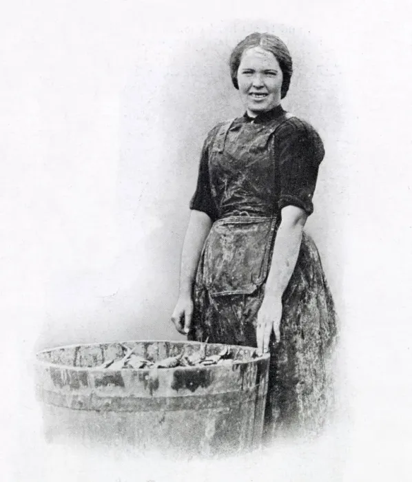 Framed Print : One of the thousands of Scottish women that came to Great Yarmouth in the herring harvest Framed Print : One of the thousands of Scottish women that came to Great Yarmouth in the herring harvest