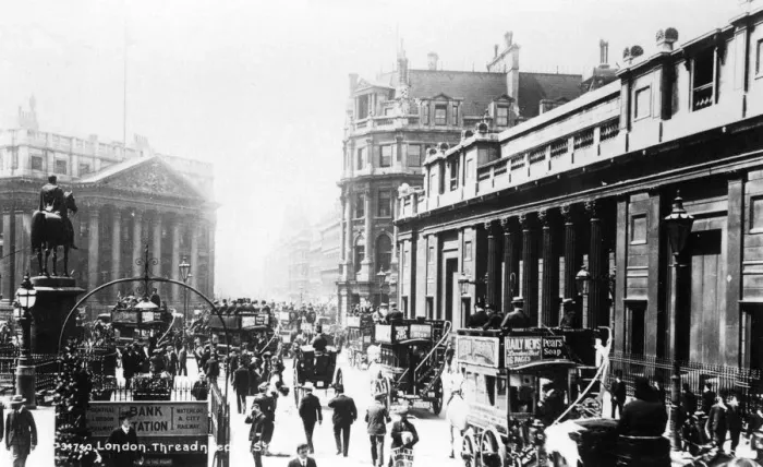 Framed Print : Threadneedle Street Framed Print : Threadneedle Street
