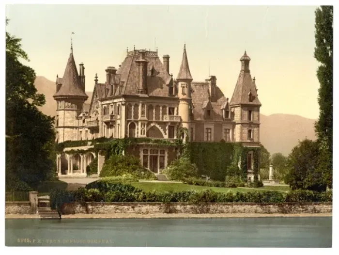 Framed Print : Thun, Shadau Castle, Bernese Oberland, Switzerland