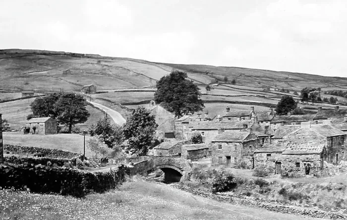 Framed Print : Thwaite, Swaledale, Yorkshire in the 1940 / 50s Framed Print : Thwaite, Swaledale, Yorkshire in the 1940 / 50s