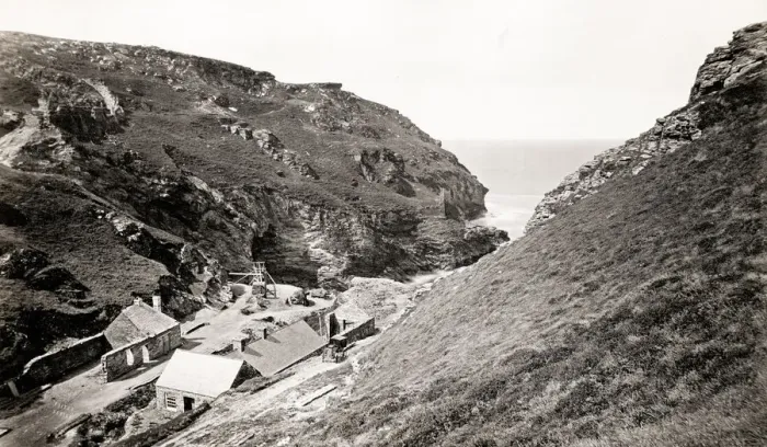 Framed Print : Tintagel, Cornwall, England Framed Print : Tintagel, Cornwall, England
