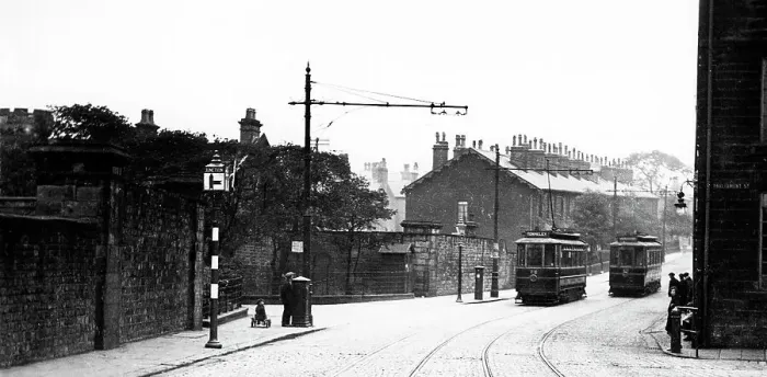 Framed Print : Todmorden Road, Burnley Corporation trams, early 1900s Framed Print : Todmorden Road, Burnley Corporation trams, early 1900s