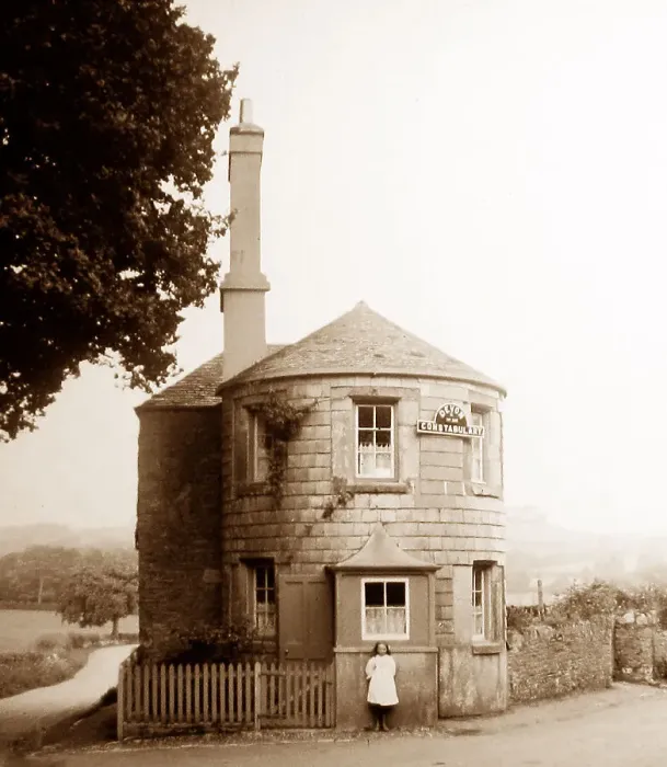 Framed Print : Toll house near Totnes Framed Print : Toll house near Totnes