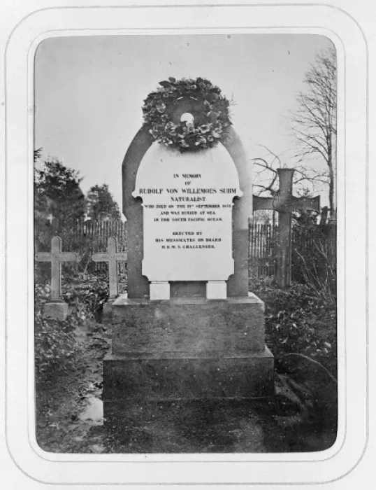 Framed Print : Tomb of Dr. Rudolf von Willemoes-Suhm (1847-1875) Framed Print : Tomb of Dr. Rudolf von Willemoes-Suhm (1847-1875)