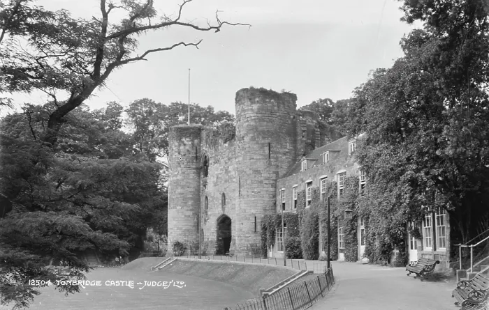 Framed Print : Tonbridge Castle Framed Print : Tonbridge Castle