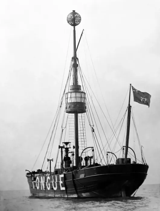 Framed Print : The Tongue Lightship, Thames Estuary, early 1900s Framed Print : The Tongue Lightship, Thames Estuary, early 1900s