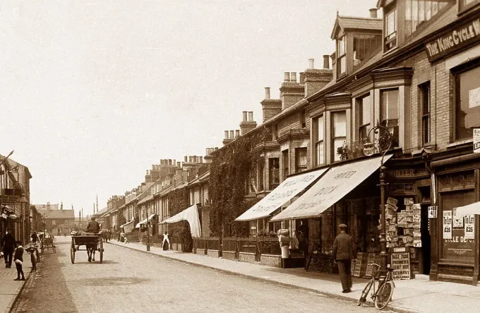 Framed Print : Tonning Street, Lowestoft early 1900's Framed Print : Tonning Street, Lowestoft early 1900's
