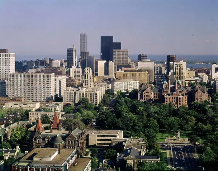 Framed Print : Toronto, Ontario, Canada - Looking south towards Lake Ontari Framed Print : Toronto, Ontario, Canada - Looking south towards Lake Ontari
