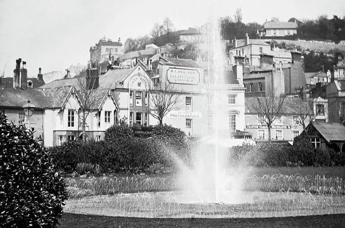 Framed Print : Torquay gardens