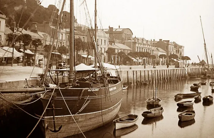 Framed Print : Torquay harbour Framed Print : Torquay harbour