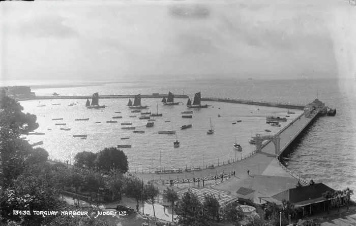 Framed Print : Torquay Harbour Framed Print : Torquay Harbour