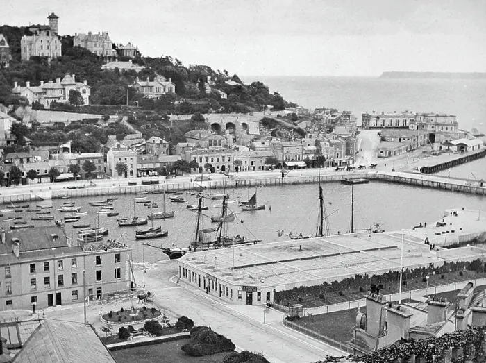 Framed Print : Torquay Harbour, Victorian period Framed Print : Torquay Harbour, Victorian period