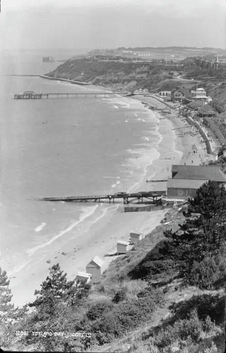 Framed Print : Totland Bay Framed Print : Totland Bay