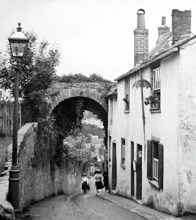 Framed Print : Totnes Framed Print : Totnes