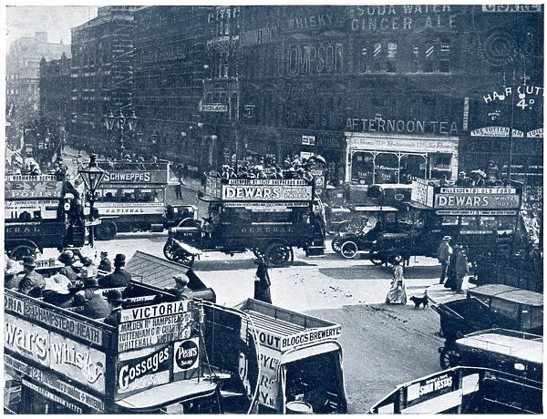 Tottenham Court Road traffic 1912