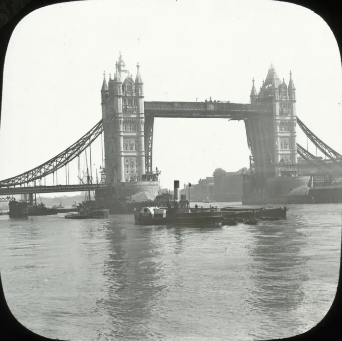 Framed Print : Tower Bridge Framed Print : Tower Bridge