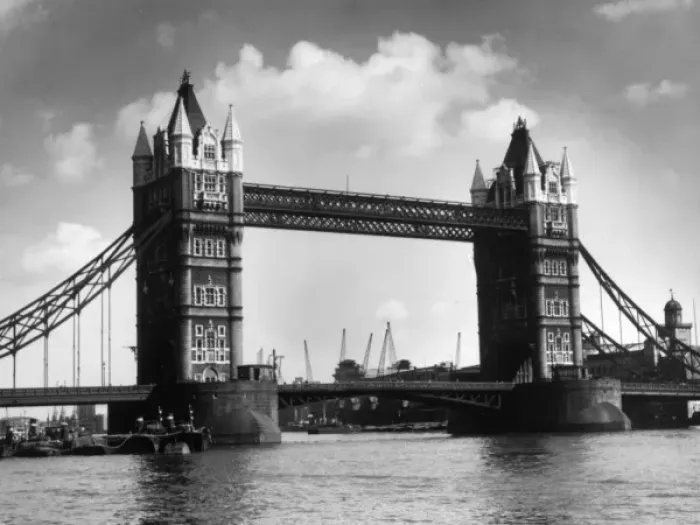 Framed Print : Tower Bridge Framed Print : Tower Bridge