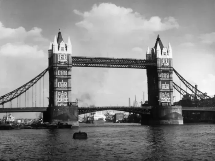 Framed Print : Tower Bridge Framed Print : Tower Bridge