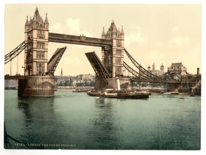 Framed Print : Tower Bridge, II. (closed), London, England Framed Print : Tower Bridge, II. (closed), London, England