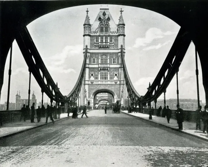 Framed Print : Tower Bridge, London Framed Print : Tower Bridge, London