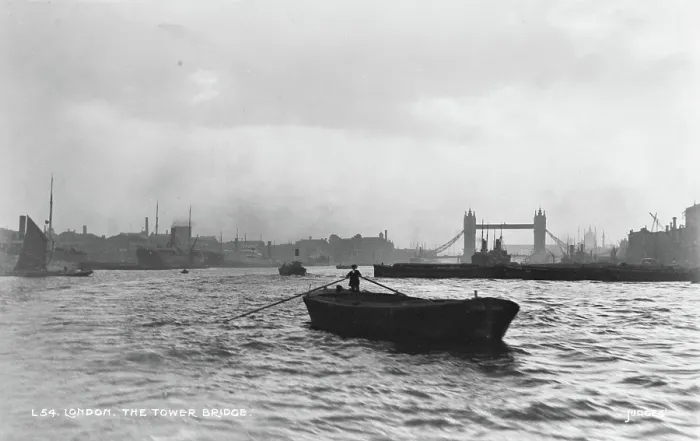 Framed Print : The Tower Bridge, London Framed Print : The Tower Bridge, London