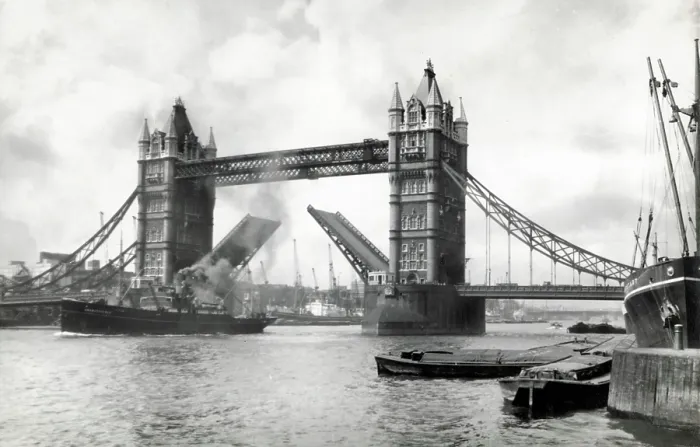 Framed Print : Tower Bridge, London Framed Print : Tower Bridge, London
