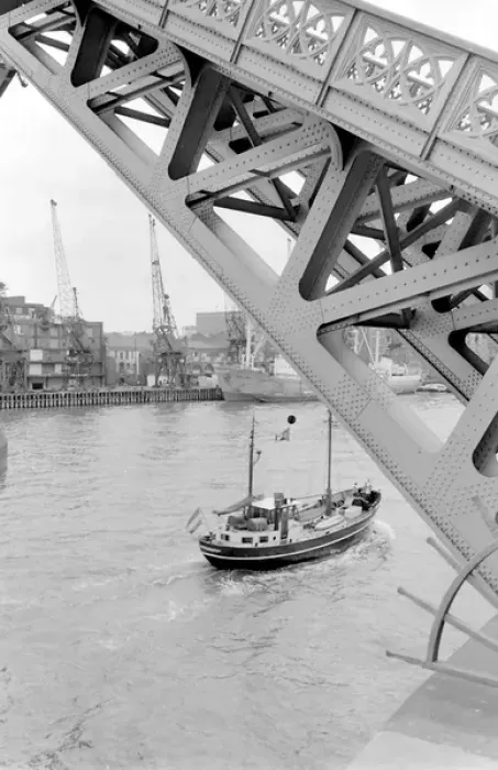 Framed Print : Tower Bridge, London - The Bridge raised Framed Print : Tower Bridge, London - The Bridge raised