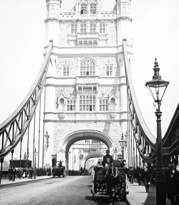 Framed Print : Tower Bridge, London - Victorian period Framed Print : Tower Bridge, London - Victorian period