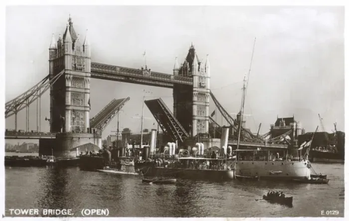 Framed Print : Tower Bridge open to allow ships through Framed Print : Tower Bridge open to allow ships through