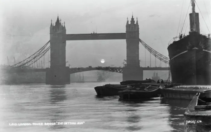 Framed Print : Tower Bridge The Setting Sun Framed Print : Tower Bridge The Setting Sun