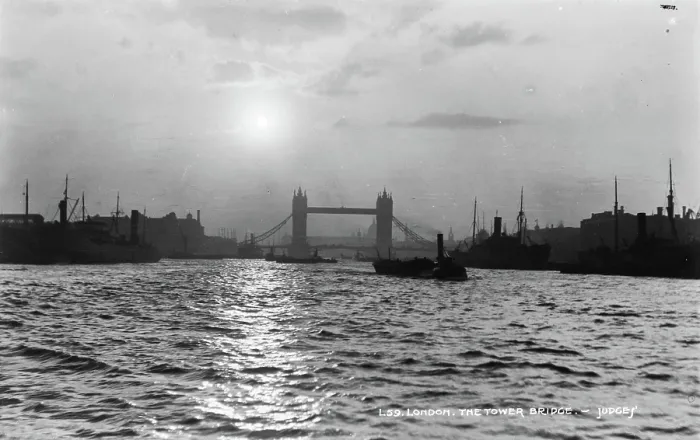 Framed Print : The Tower Bridge at Sunset Framed Print : The Tower Bridge at Sunset