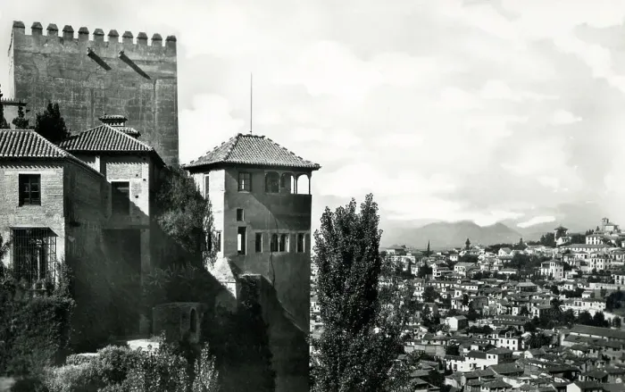 Framed Print : Tower of Comares and view of the Albaicin, Alhambra, Grenada Framed Print : Tower of Comares and view of the Albaicin, Alhambra, Grenada