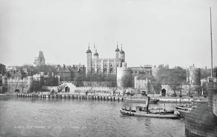Framed Print : The Tower of London Framed Print : The Tower of London