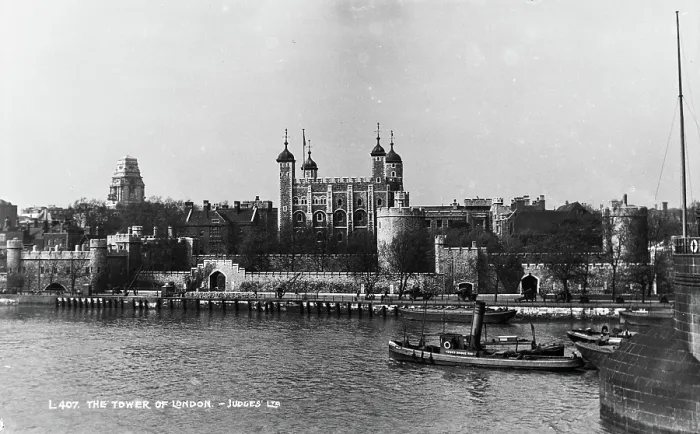 Framed Print : The Tower of London Framed Print : The Tower of London