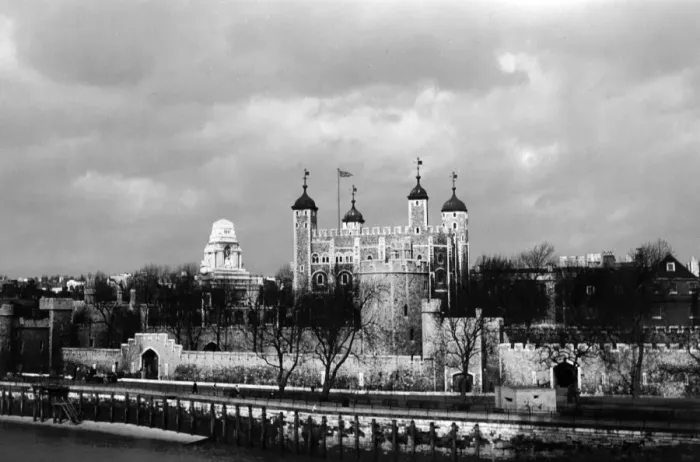 Framed Print : Tower of London Framed Print : Tower of London