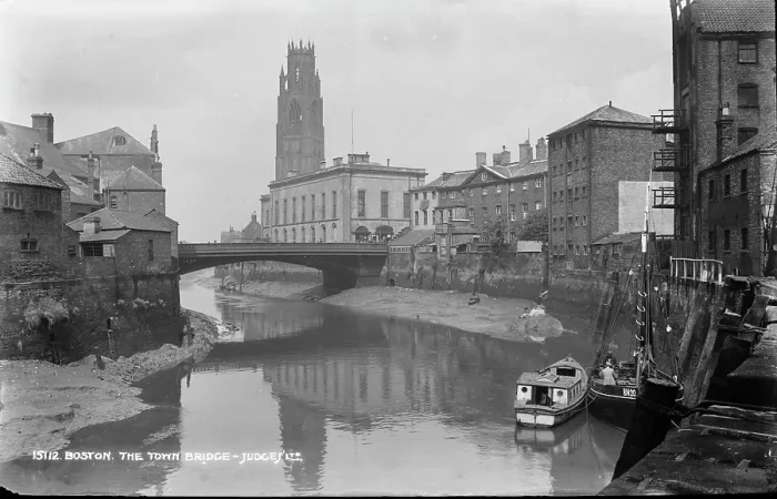 Framed Print : The Town Bridge, Boston Framed Print : The Town Bridge, Boston